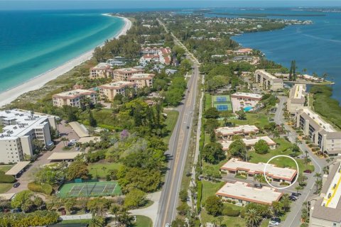 House in Longboat Key, Florida 2 bedrooms, 123.1 sq.m. № 2214906 - photo 25