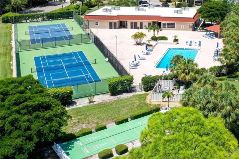 House in Longboat Key, Florida 2 bedrooms, 123.1 sq.m. № 2214906 - photo 27
