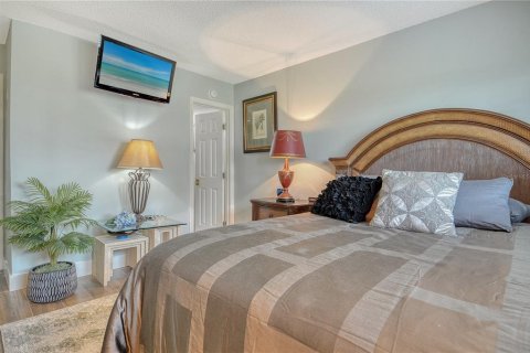 House in Longboat Key, Florida 2 bedrooms, 123.1 sq.m. № 2214906 - photo 17