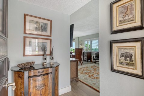 House in Longboat Key, Florida 2 bedrooms, 123.1 sq.m. № 2214906 - photo 5