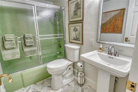 House in Longboat Key, Florida 2 bedrooms, 123.1 sq.m. № 2214906 - photo 22