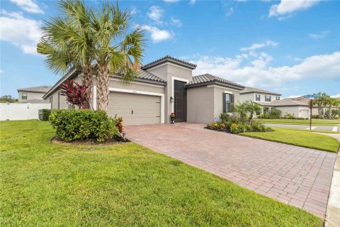 Villa ou maison à vendre à Kissimmee, Floride: 4 chambres, 224.82 m2 № 2093483 - photo 3