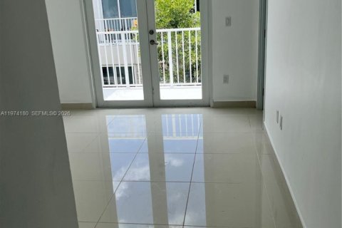 Купить таунхаус в Хомстед, Флорида 4 спальни, 142.6м2, № 2036488 - фото 3