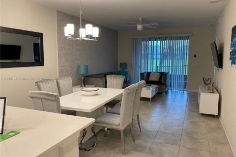 Condominio en venta en Kissimmee, Florida, 2 dormitorios № 2022328 - foto 7