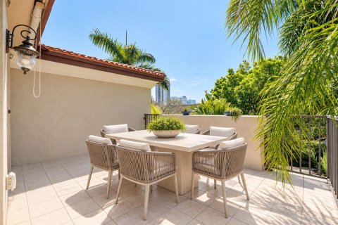Townhouse in Fort Lauderdale, Florida 4 bedrooms, 271.27 sq.m. № 2426363 - photo 26