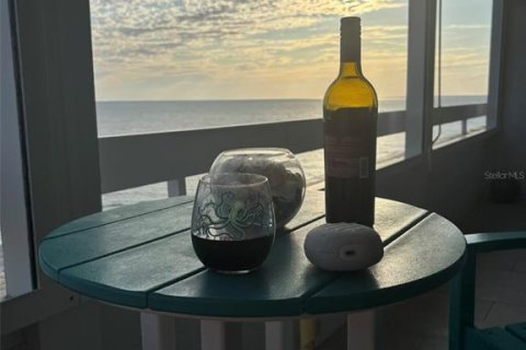 Condominio en alquiler en Redington Shores, Florida, 2 dormitorios, 108.23 m2 № 2109522 - foto 10