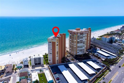 Condominio en alquiler en Redington Shores, Florida, 2 dormitorios, 108.23 m2 № 2109522 - foto 3