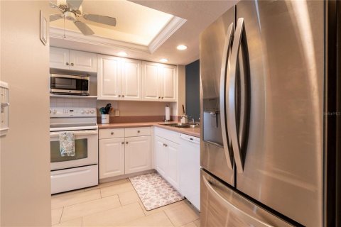 Condominio en alquiler en Redington Shores, Florida, 2 dormitorios, 108.23 m2 № 2109522 - foto 27
