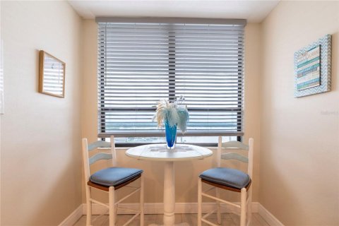 Condominio en alquiler en Redington Shores, Florida, 2 dormitorios, 108.23 m2 № 2109522 - foto 23
