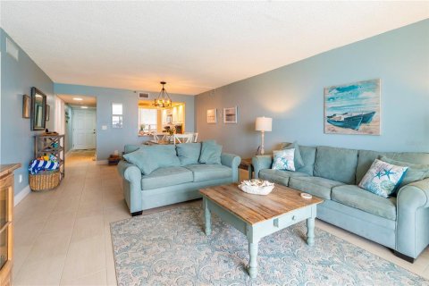 Condominio en alquiler en Redington Shores, Florida, 2 dormitorios, 108.23 m2 № 2109522 - foto 8