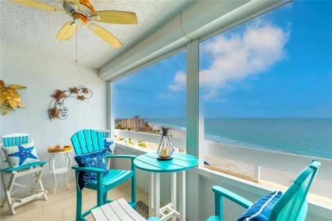 Condominio en Redington Shores, Florida, 2 dormitorios  № 2109522