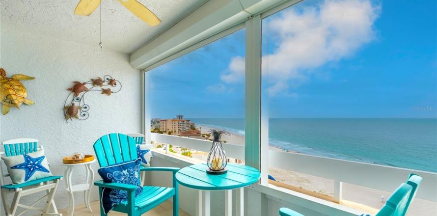Condominio en Redington Shores, Florida, 2 dormitorios № 2109522