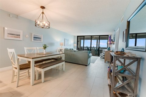 Condominio en alquiler en Redington Shores, Florida, 2 dormitorios, 108.23 m2 № 2109522 - foto 19