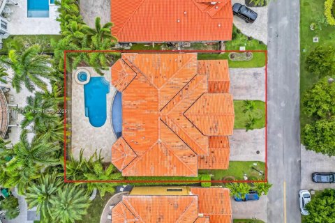 House in Cutler Bay, Florida 5 bedrooms, 438.22 sq.m. № 1874461 - photo 21