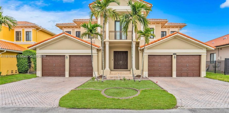 Villa ou maison à Cutler Bay, Floride 5 chambres, 438.22 m2 № 1874461