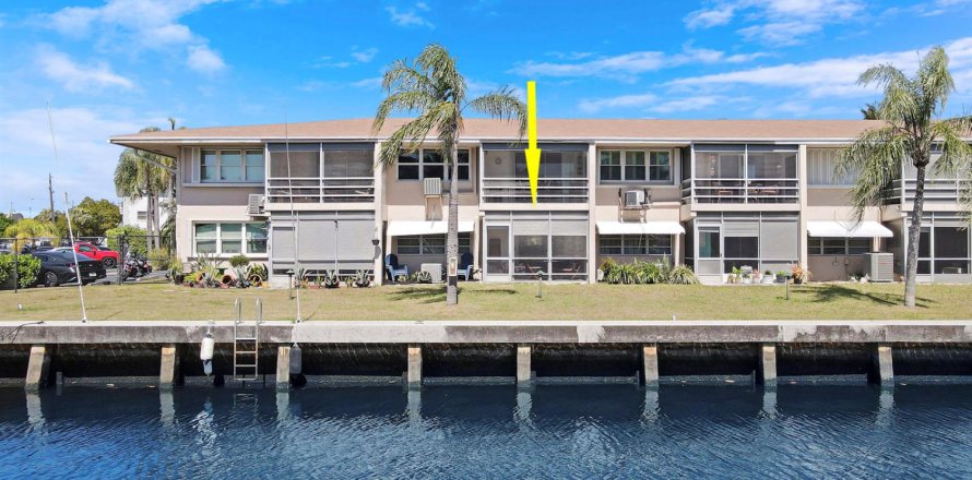 Condo in Pompano Beach, Florida, 2 bedrooms № 2088401