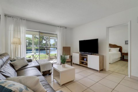 Condo in Pompano Beach, Florida, 2 bedrooms № 2088401 - photo 25