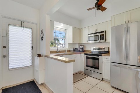 Condo in Pompano Beach, Florida, 2 bedrooms № 2088401 - photo 15
