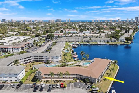 Condo in Pompano Beach, Florida, 2 bedrooms № 2088401 - photo 2