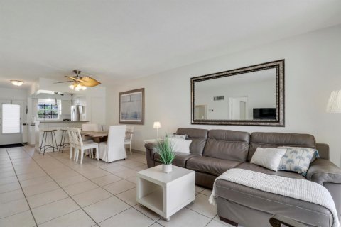 Condo in Pompano Beach, Florida, 2 bedrooms № 2088401 - photo 30
