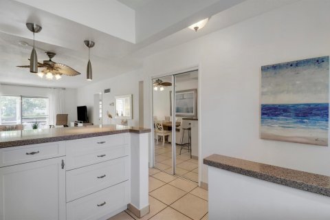 Condo in Pompano Beach, Florida, 2 bedrooms № 2088401 - photo 20