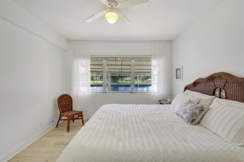 Condo in Pompano Beach, Florida, 2 bedrooms № 2088401 - photo 11