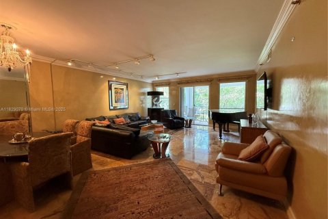 Condo à Aventura, Floride, 2 chambres  № 2080073