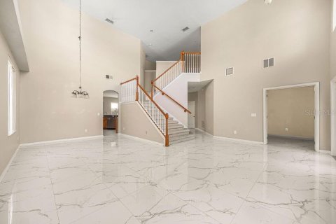 House in Orlando, Florida 4 bedrooms, 325.07 sq.m. № 1638265 - photo 4