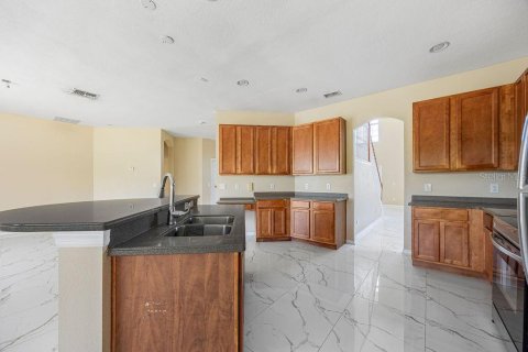 House in Orlando, Florida 4 bedrooms, 325.07 sq.m. № 1638265 - photo 8