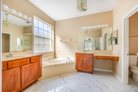 House in Orlando, Florida 4 bedrooms, 325.07 sq.m. № 1638265 - photo 17