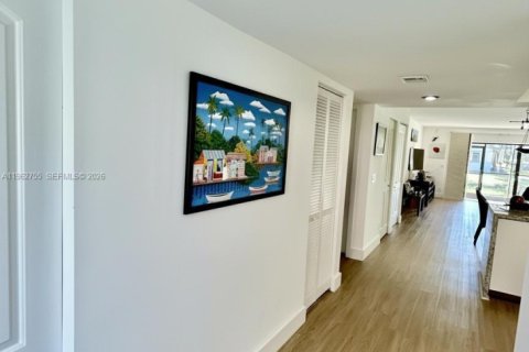 Condo in Weston, Florida, 2 bedrooms  № 2024116 - photo 4