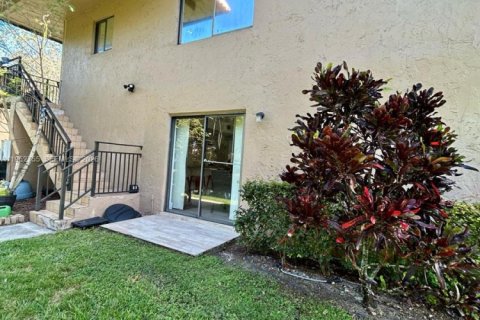 Condo in Weston, Florida, 2 bedrooms  № 2024116 - photo 18
