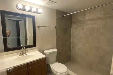 Condominio en alquiler en Pembroke Pines, Florida, 1 dormitorio, 78.32 m2 № 1965518 - foto 17