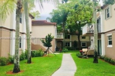 Condominio en alquiler en Pembroke Pines, Florida, 1 dormitorio, 78.32 m2 № 1965518 - foto 20