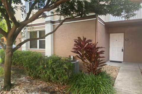 Condominio en alquiler en Pembroke Pines, Florida, 1 dormitorio, 78.32 m2 № 1965518 - foto 22