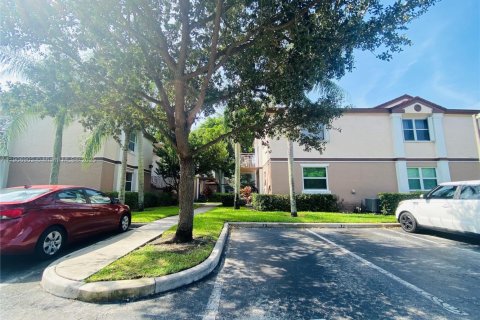 Condominio en alquiler en Pembroke Pines, Florida, 1 dormitorio, 78.32 m2 № 1965518 - foto 30