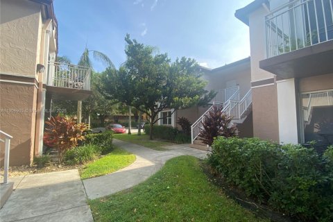 Condominio en Pembroke Pines, Florida, 1 dormitorio  № 1965518