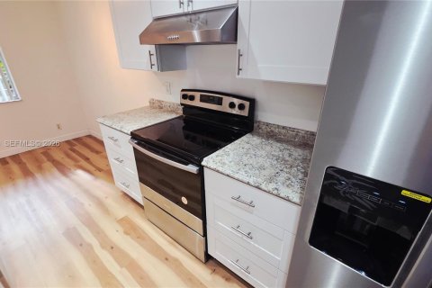 Condominio en alquiler en Fort Lauderdale, Florida, 2 dormitorios, 98.1 m2 № 2056751 - foto 16