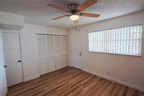 Condominio en alquiler en Fort Lauderdale, Florida, 2 dormitorios, 98.1 m2 № 2056751 - foto 22