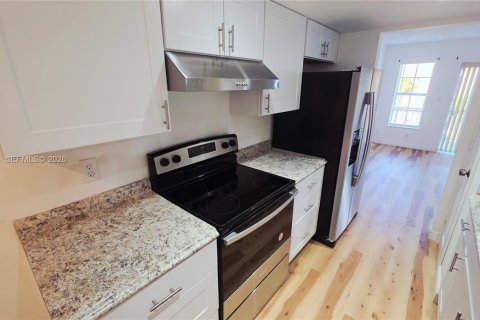 Condominio en alquiler en Fort Lauderdale, Florida, 2 dormitorios, 98.1 m2 № 2056751 - foto 18