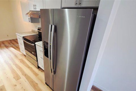 Condominio en alquiler en Fort Lauderdale, Florida, 2 dormitorios, 98.1 m2 № 2056751 - foto 17