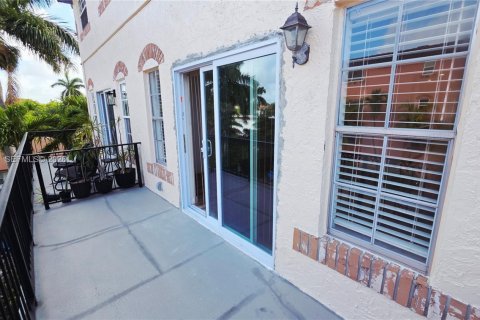 Condominio en alquiler en Fort Lauderdale, Florida, 2 dormitorios, 98.1 m2 № 2056751 - foto 15