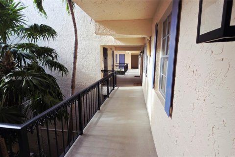 Condominio en alquiler en Fort Lauderdale, Florida, 2 dormitorios, 98.1 m2 № 2056751 - foto 13