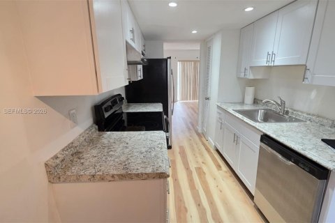 Copropriété à louer à Fort Lauderdale, Floride: 2 chambres, 98.1 m2 № 2056751 - photo 3