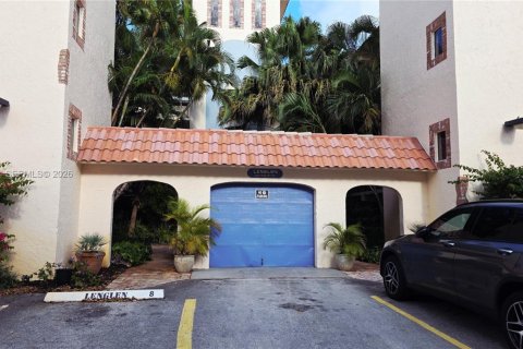 Condominio en alquiler en Fort Lauderdale, Florida, 2 dormitorios, 98.1 m2 № 2056751 - foto 12