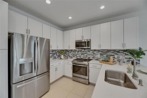 Villa ou maison à louer à Wimauma, Floride: 3 chambres, 180.97 m2 № 1806553 - photo 2