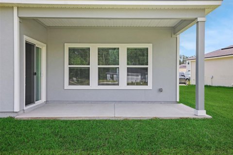 House in Green Cove Springs, Florida 4 bedrooms, 232.26 sq.m. № 2237142 - photo 4