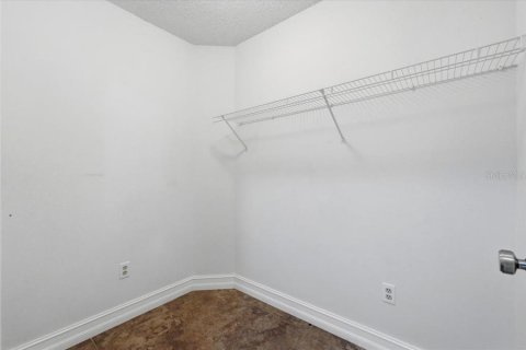 Casa en venta en Orlando, Florida, 4 dormitorios, 187.38 m2 № 2200158 - foto 18