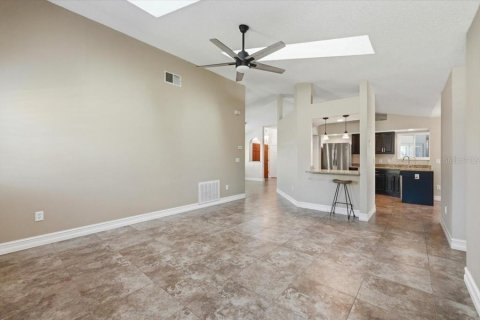 Casa en venta en Orlando, Florida, 4 dormitorios, 187.38 m2 № 2200158 - foto 11