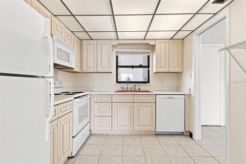 Copropriété à louer à Clearwater, Floride: 2 chambres, 103.21 m2 № 2325159 - photo 7
